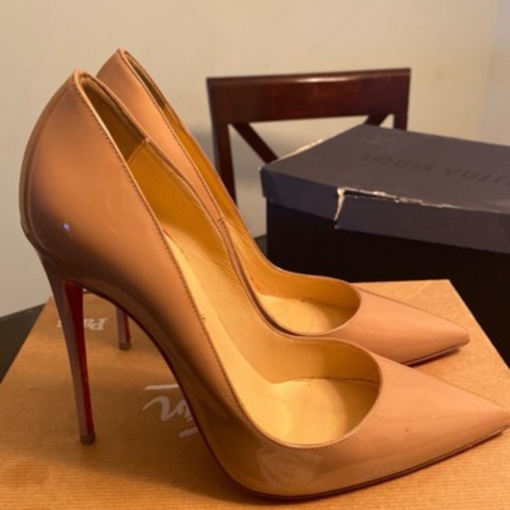 Christian Louboutin Nude Patent Leather Pumps (So Kates) - Picture 6 of 7